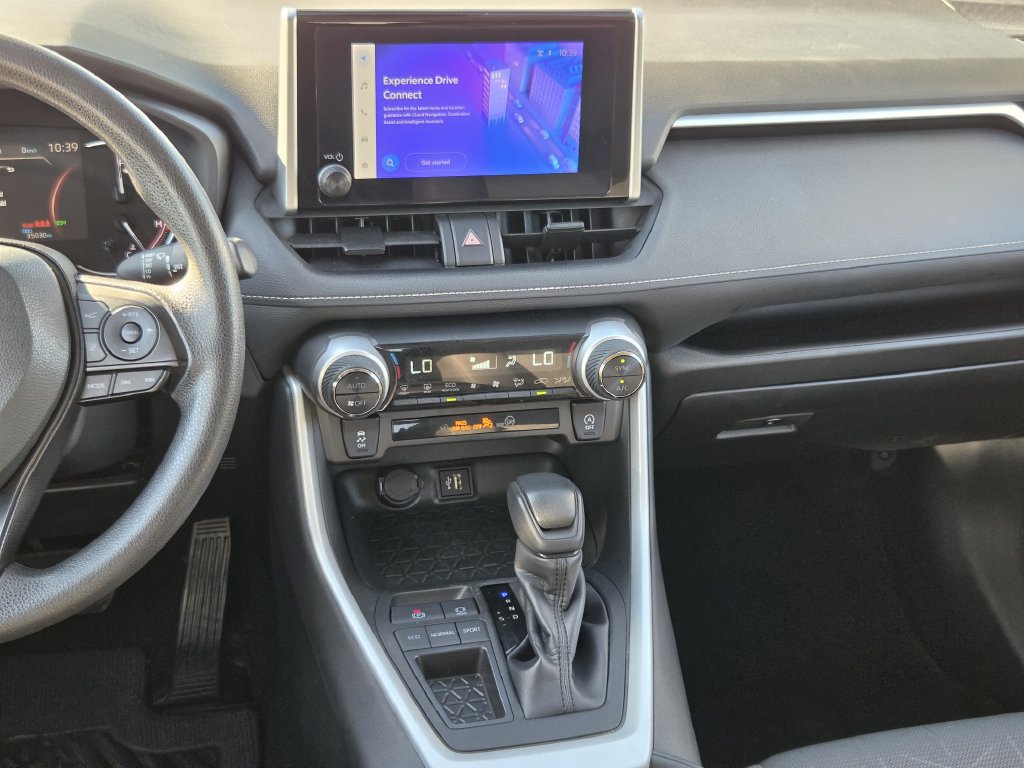 Used 2025 Toyota RAV4 XLE FWD image 17