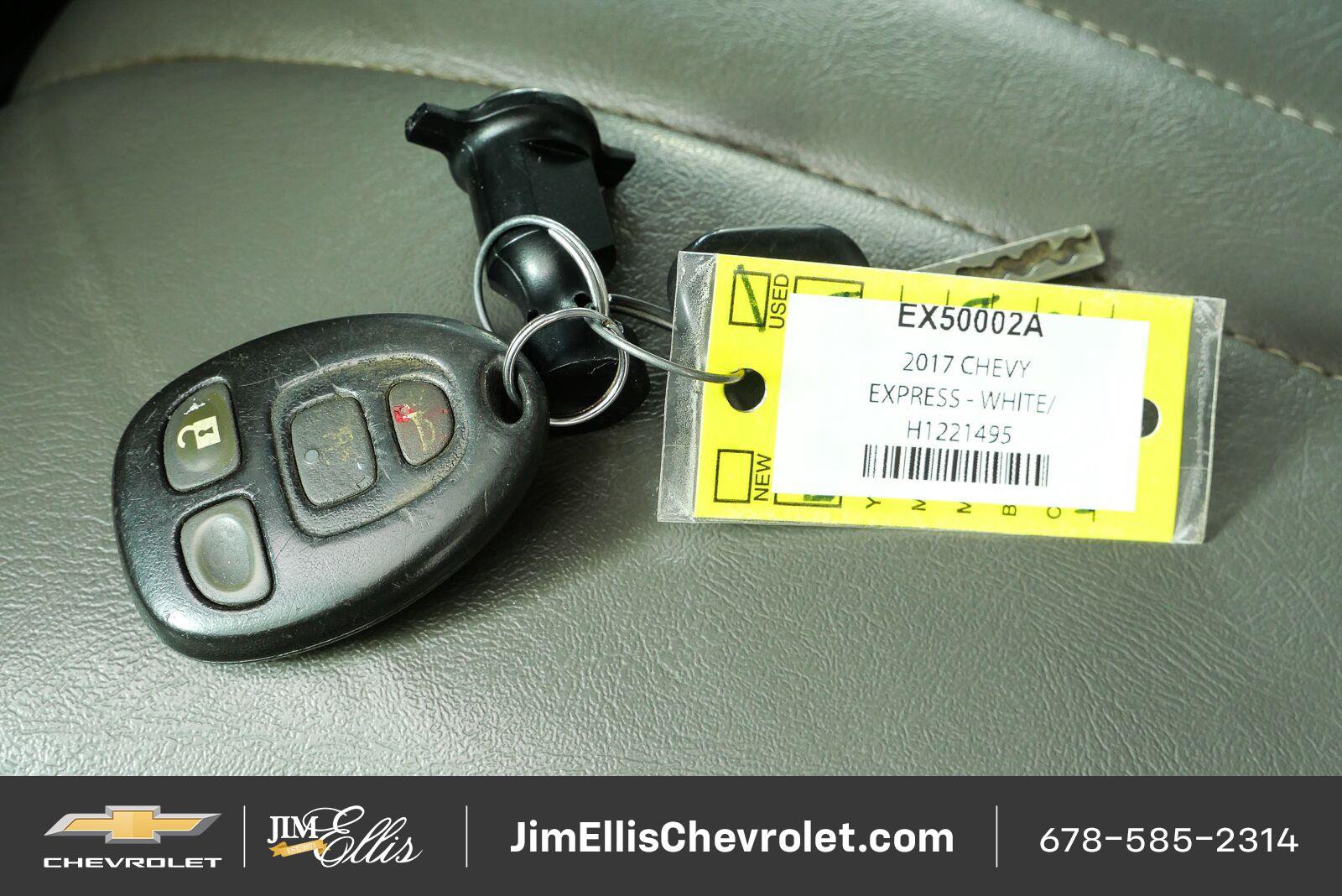 Used 2017 GMC Savana 2500 RWD image 30