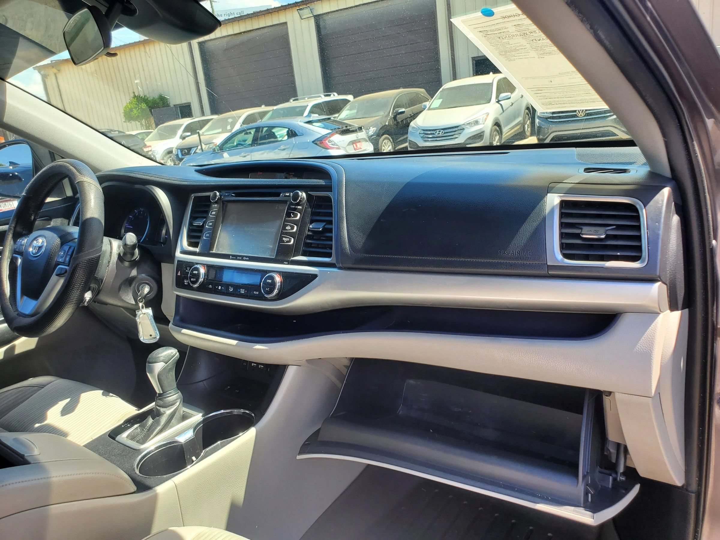 Used 2019 Toyota Highlander Plus FWD image 44