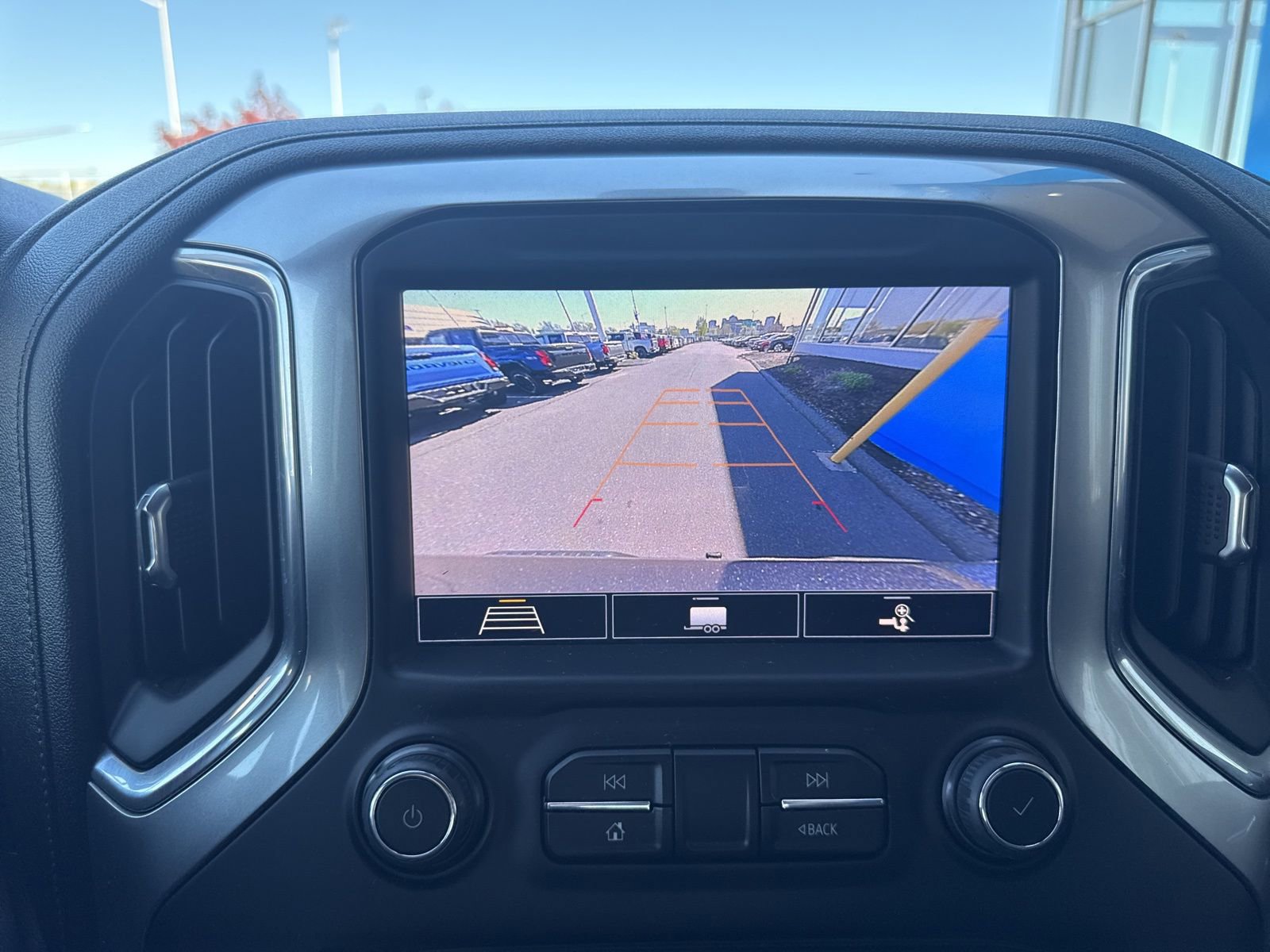 Used 2020 Chevrolet Silverado 1500 LT Trail Boss AWD/4WD image 25