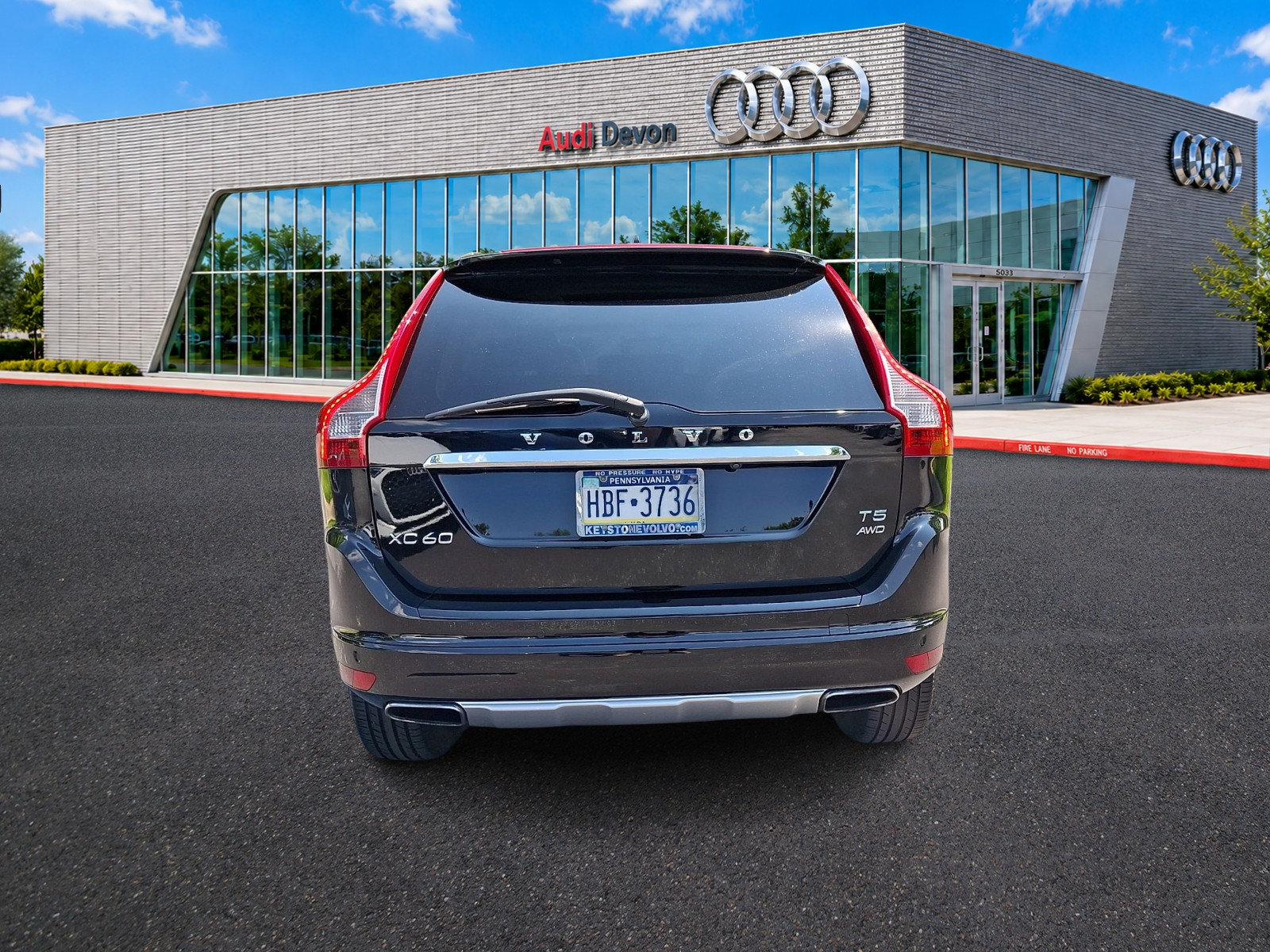 Used 2015 Volvo XC60 T5 Platinum w/ Climate Package AWD/4WD image 5