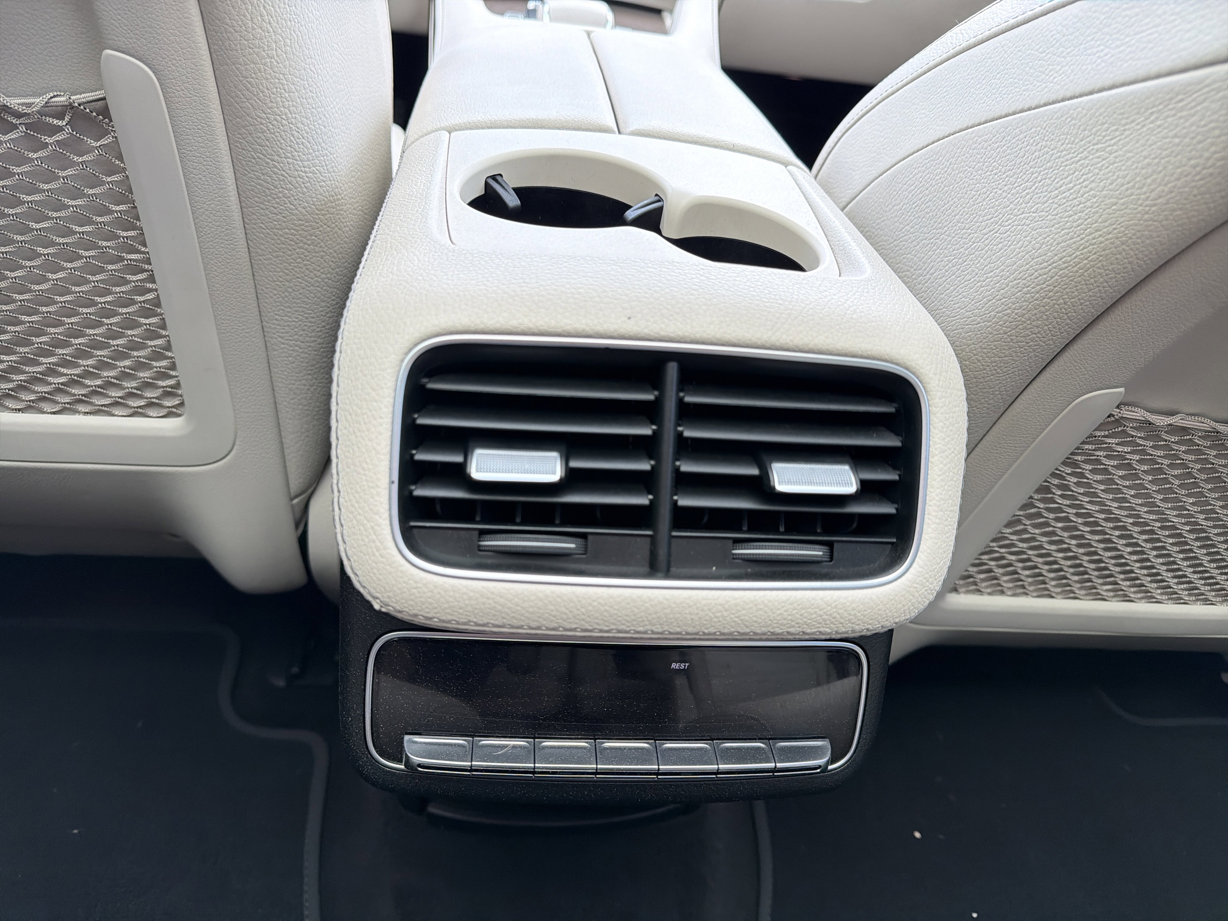 Used 2022 Mercedes-Benz GLS 450 4MATIC image 30