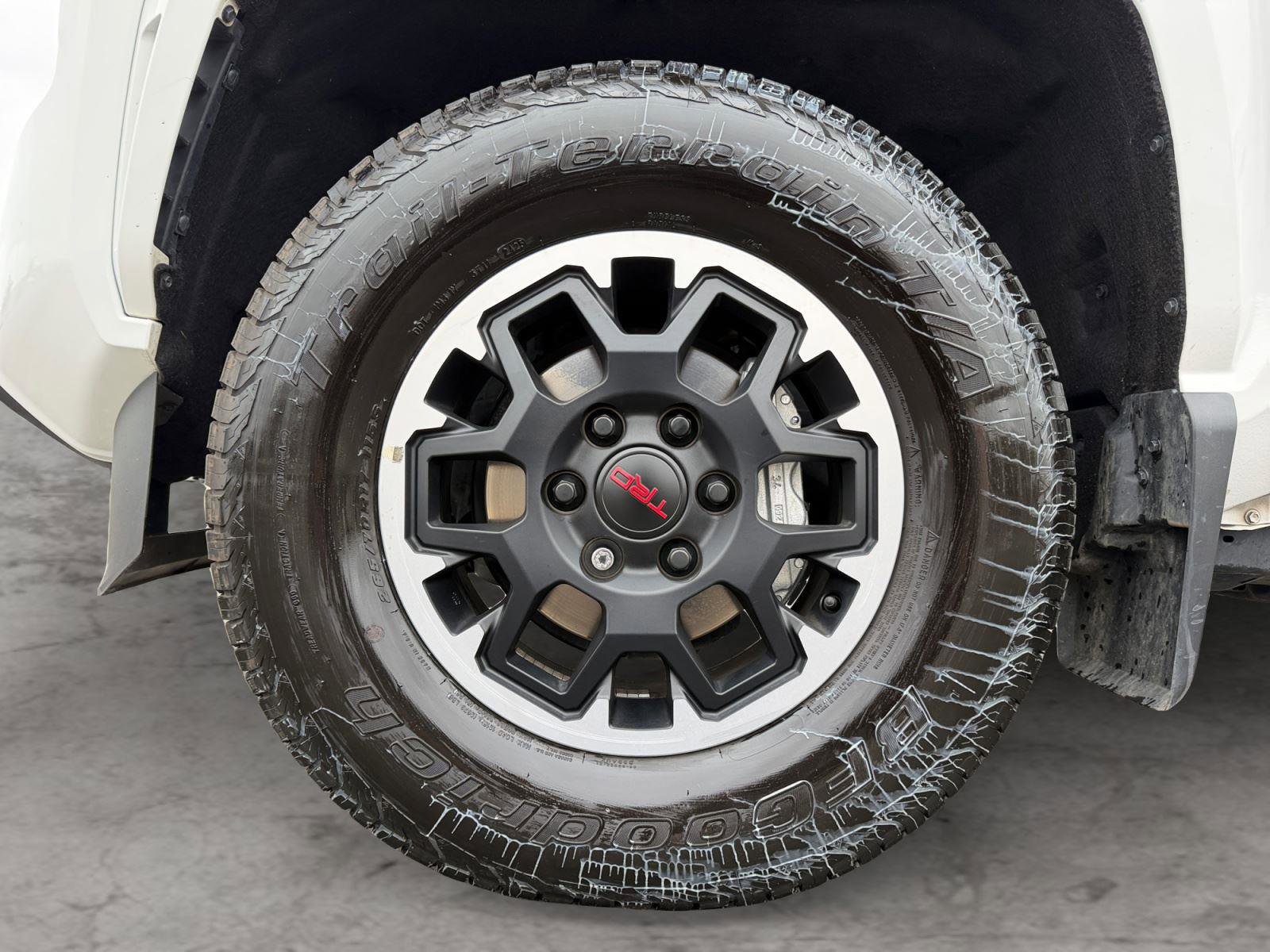 Used 2025 Toyota Tacoma SR5 AWD/4WD image 8