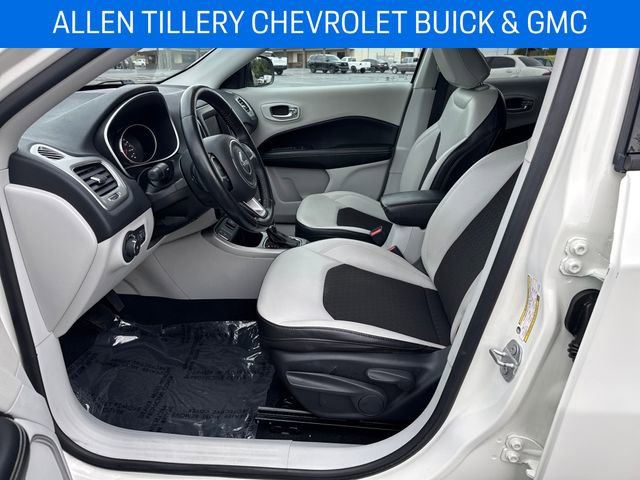 Used 2020 Jeep Compass Latitude image 9