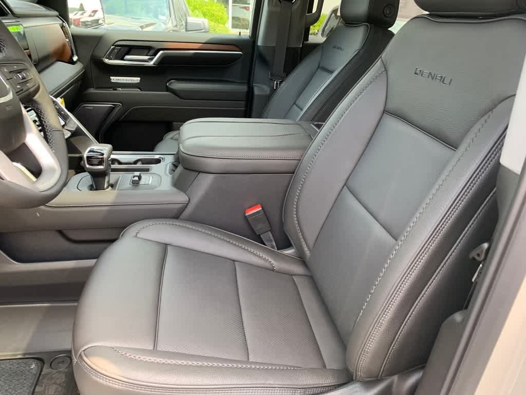 Used 2026 GMC Sierra 1500 Denali w/ Technology Package AWD/4WD image 19