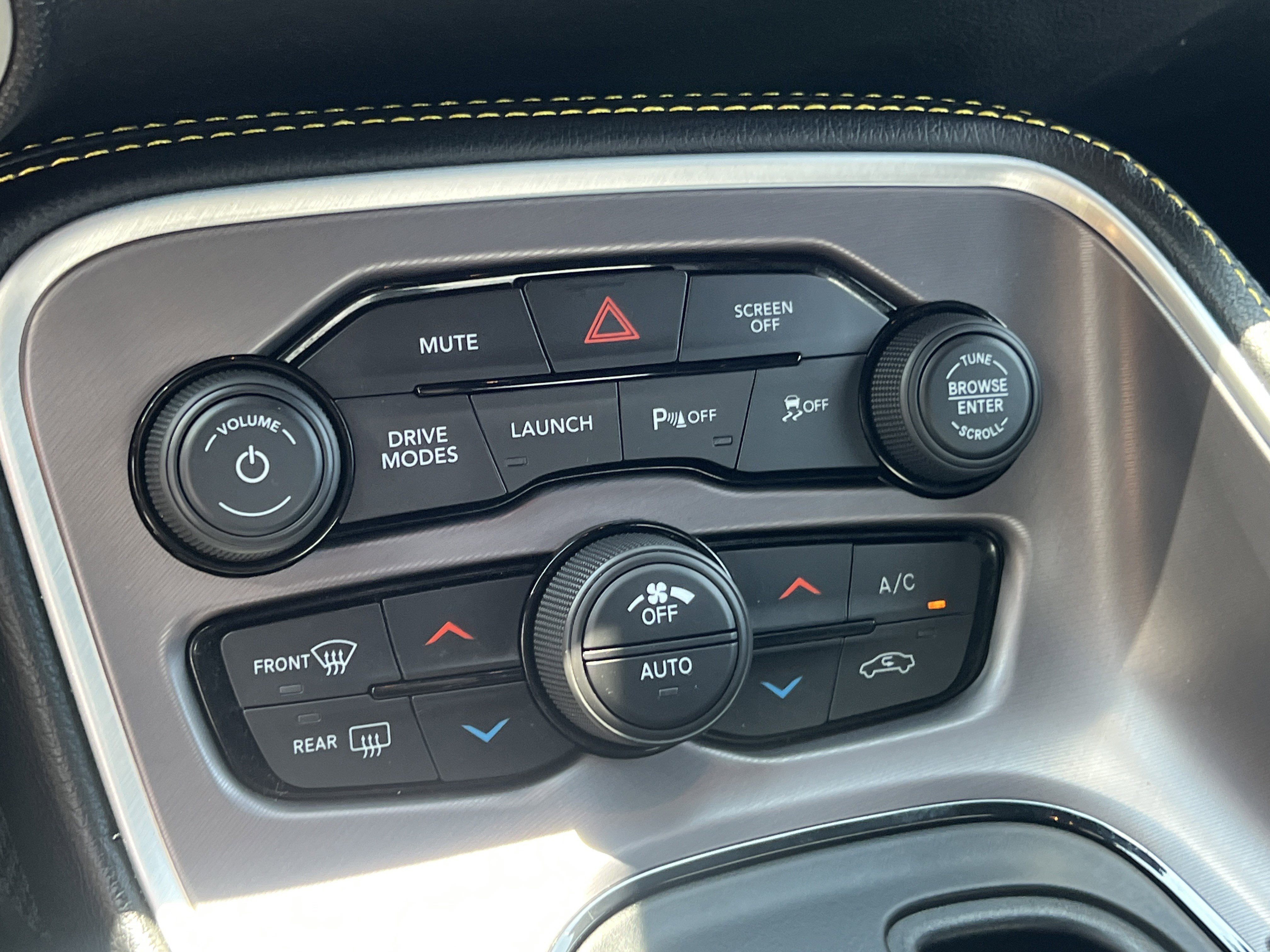 Used 2022 Dodge Challenger R/T Scat Pack w/ Driver Convenience Group RWD image 32