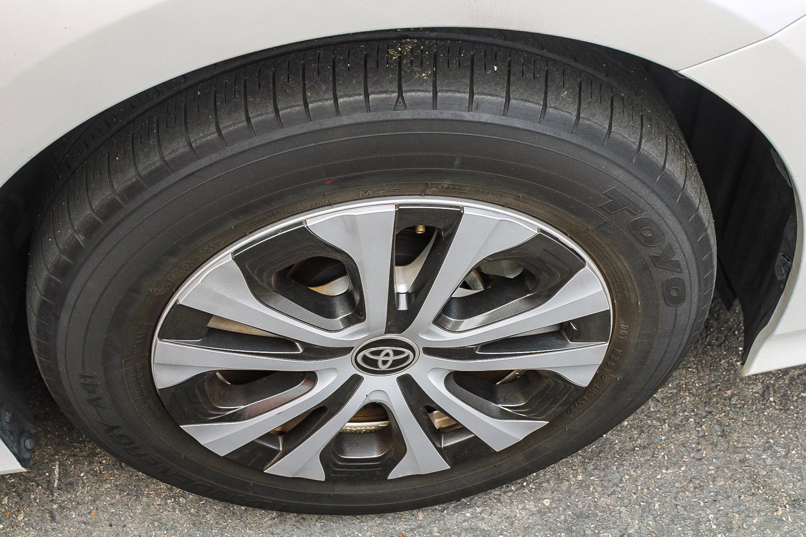 Used 2022 Toyota Prius Prime XLE FWD image 14