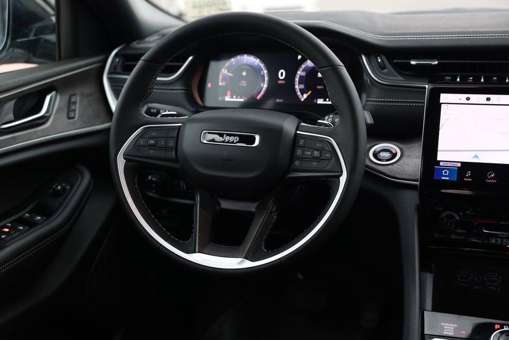 New 2025 Jeep Grand Cherokee Limited image 22