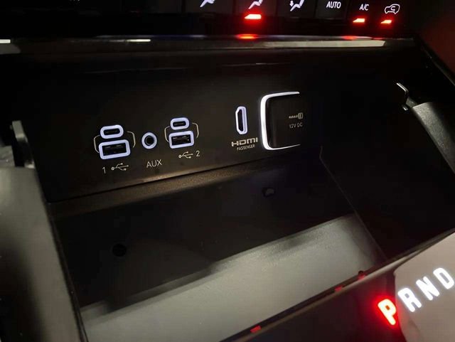 Used 2023 Jeep Grand Cherokee 4WD 4xe w/ Luxury Tech Group II image 91
