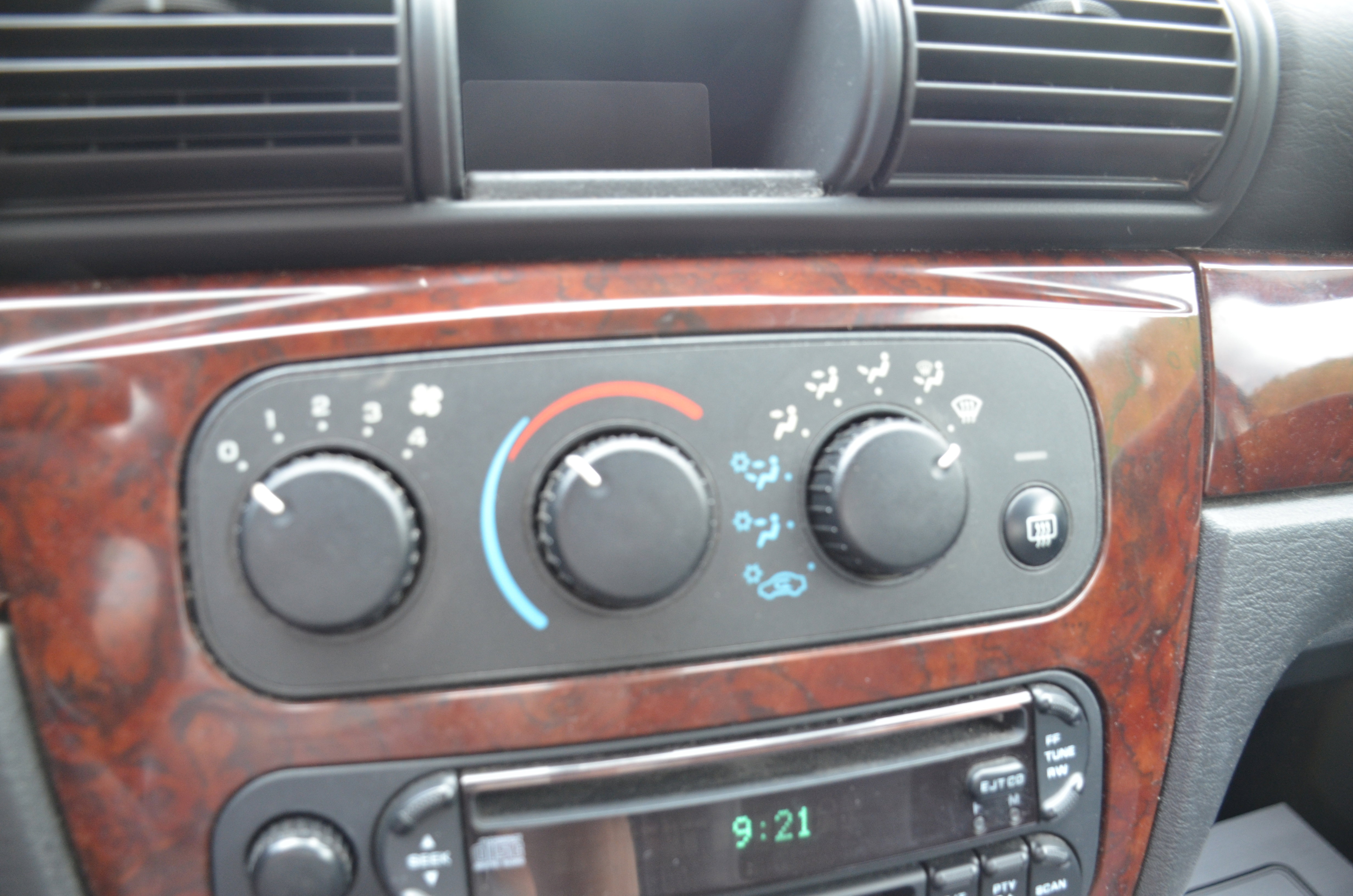 Used 2002 Dodge Stratus SE Plus FWD image 30