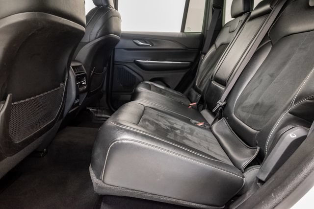 Used 2024 Jeep Grand Cherokee Altitude AWD/4WD image 27