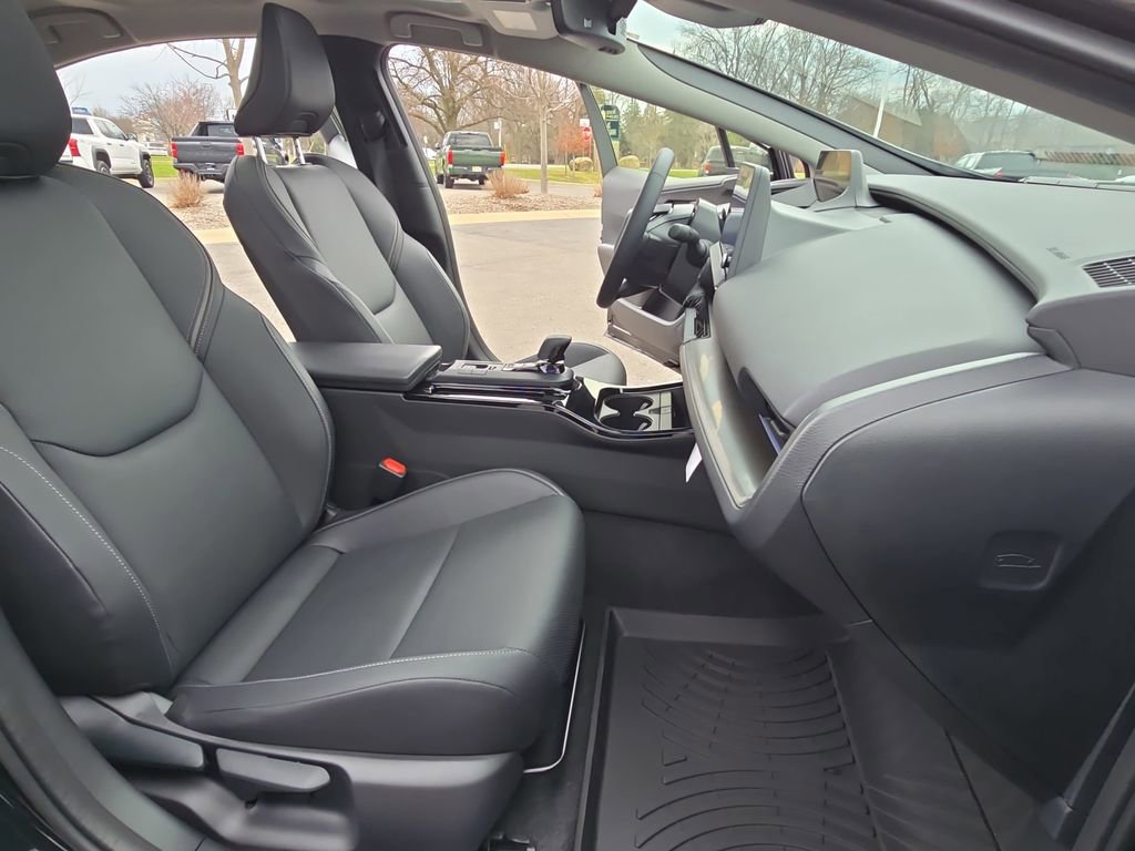 Used 2026 Toyota Prius Plug-In Hybrid image 13