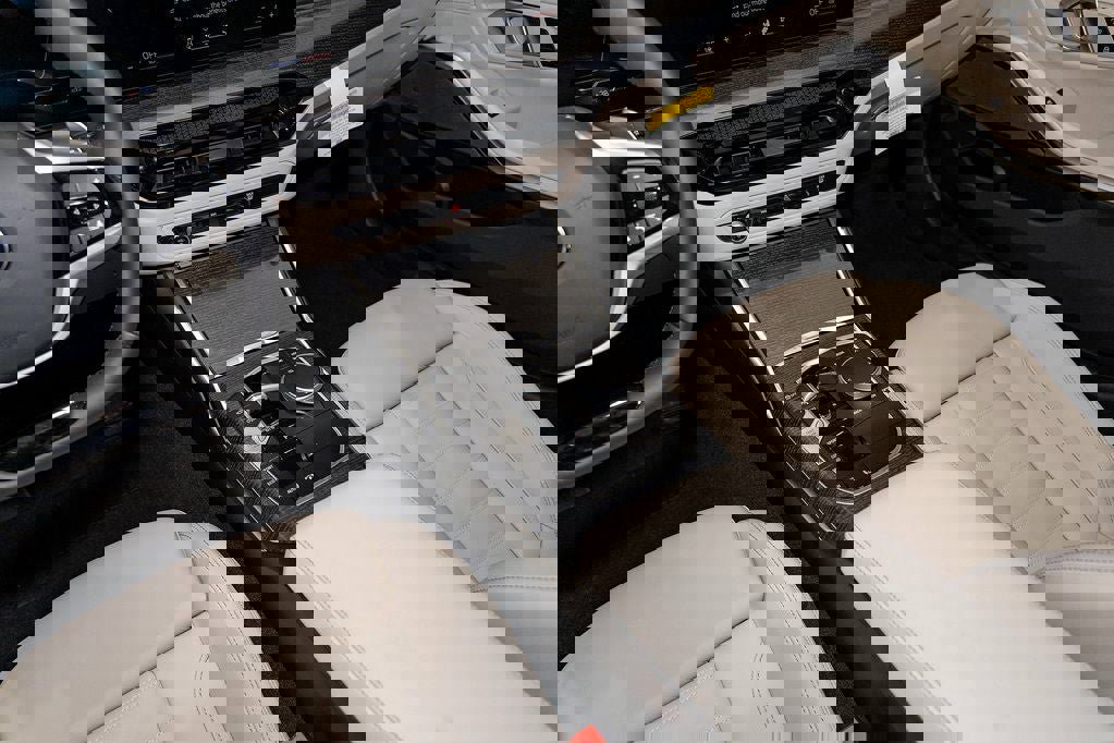 Used 2026 BMW 330i xDrive Sedan w/ Premium Package AWD/4WD image 21