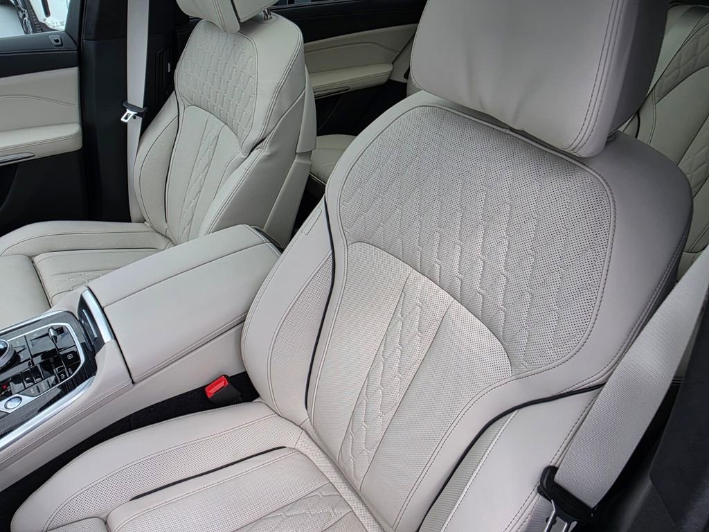 New 2027 BMW X7 M60i AWD/4WD image 7
