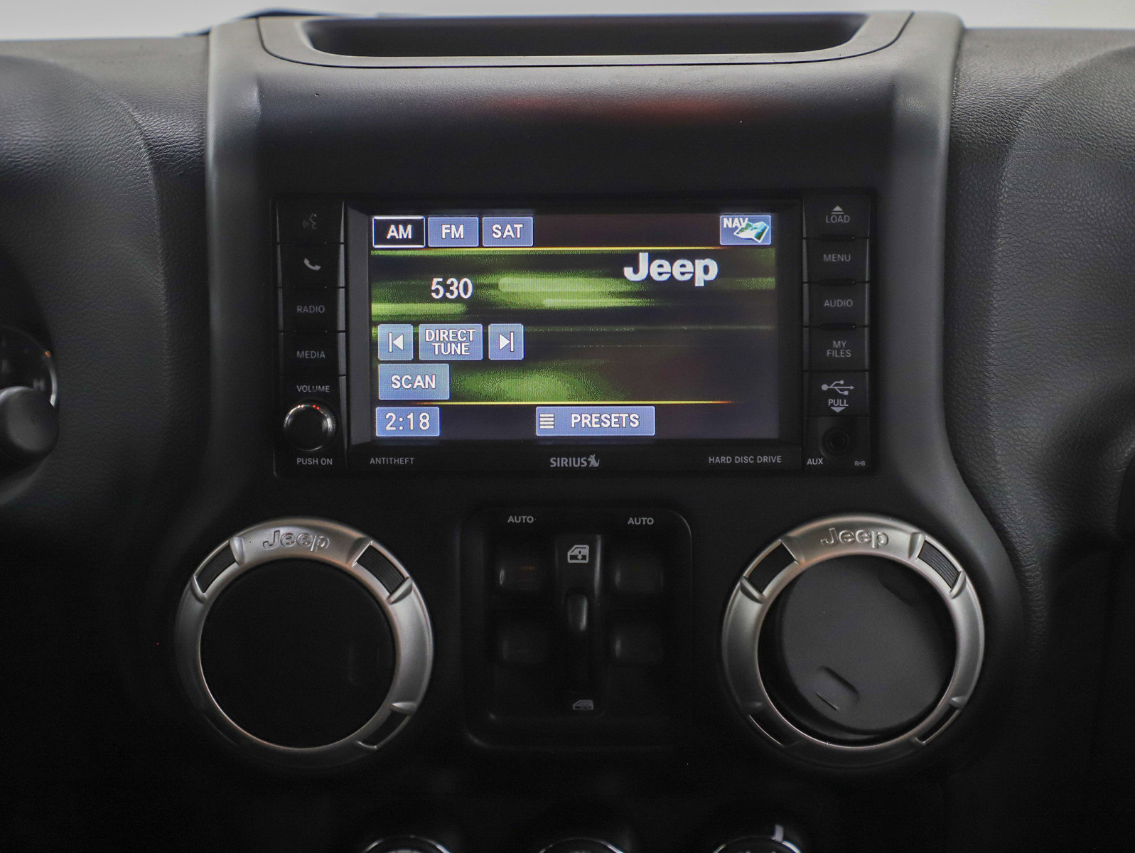 Used 2016 Jeep Wrangler Unlimited Rubicon w/ Connectivity Group image 15