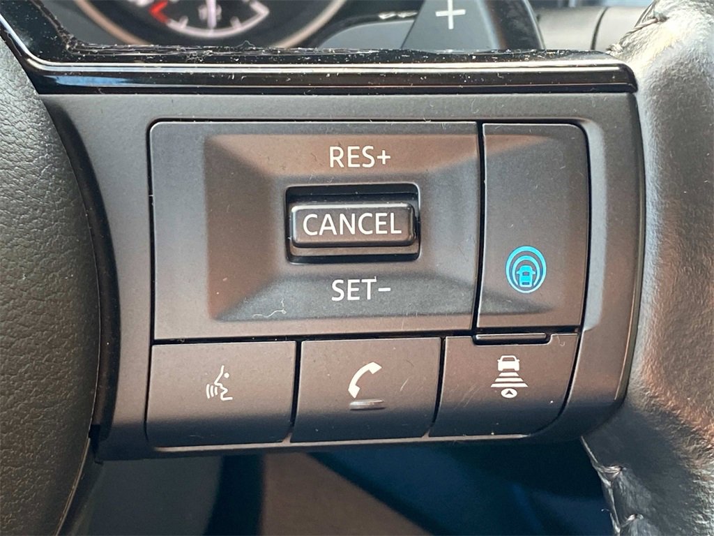 Used 2023 Nissan Pathfinder SL w/ Black Appearance Package image 28