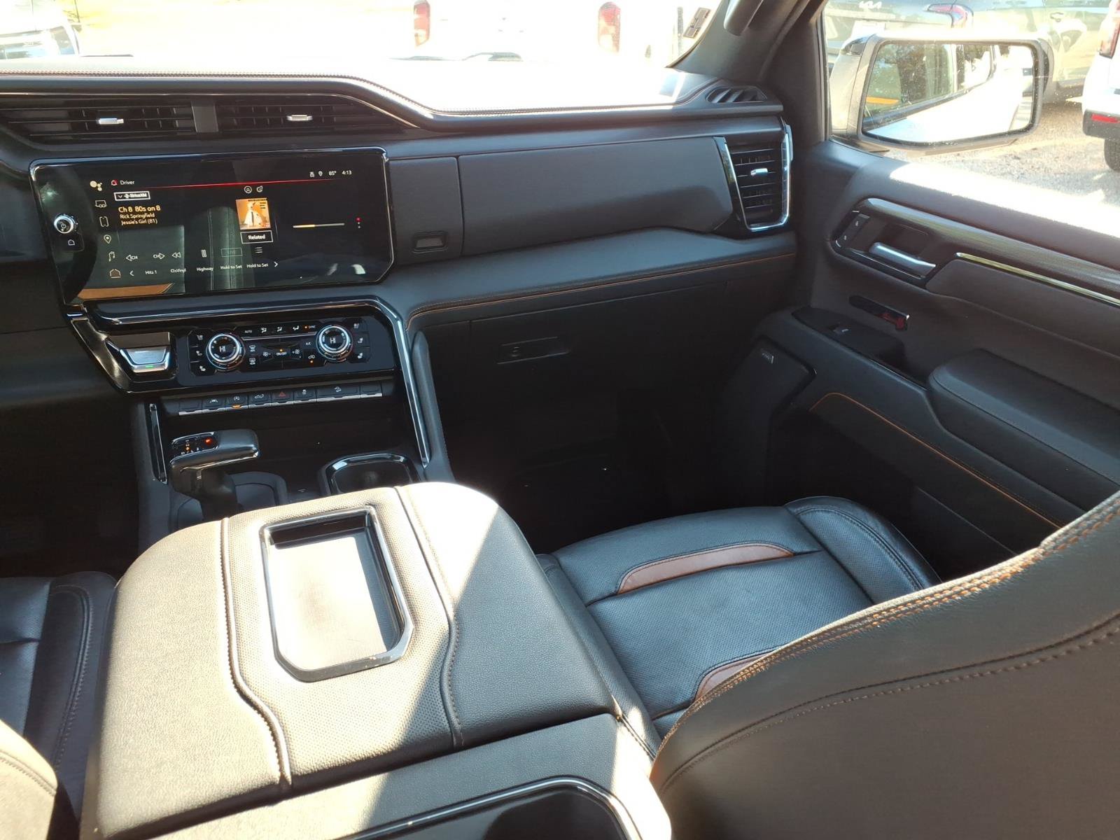 Used 2022 GMC Sierra 1500 AT4 w/ AT4 Preferred Package AWD/4WD image 17