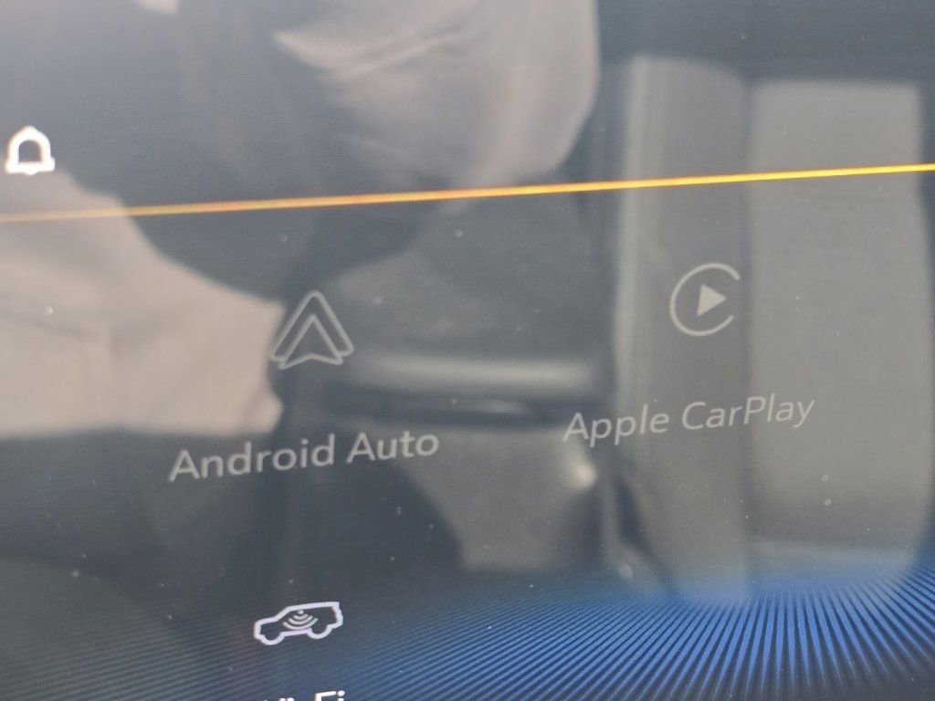 Used 2024 Chevrolet Trax LT w/ Driver Confidence Package image 3