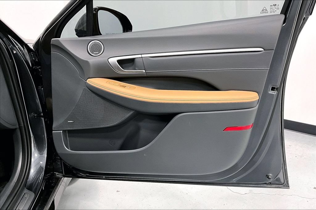 New 2026 Hyundai Sonata Limited FWD image 11