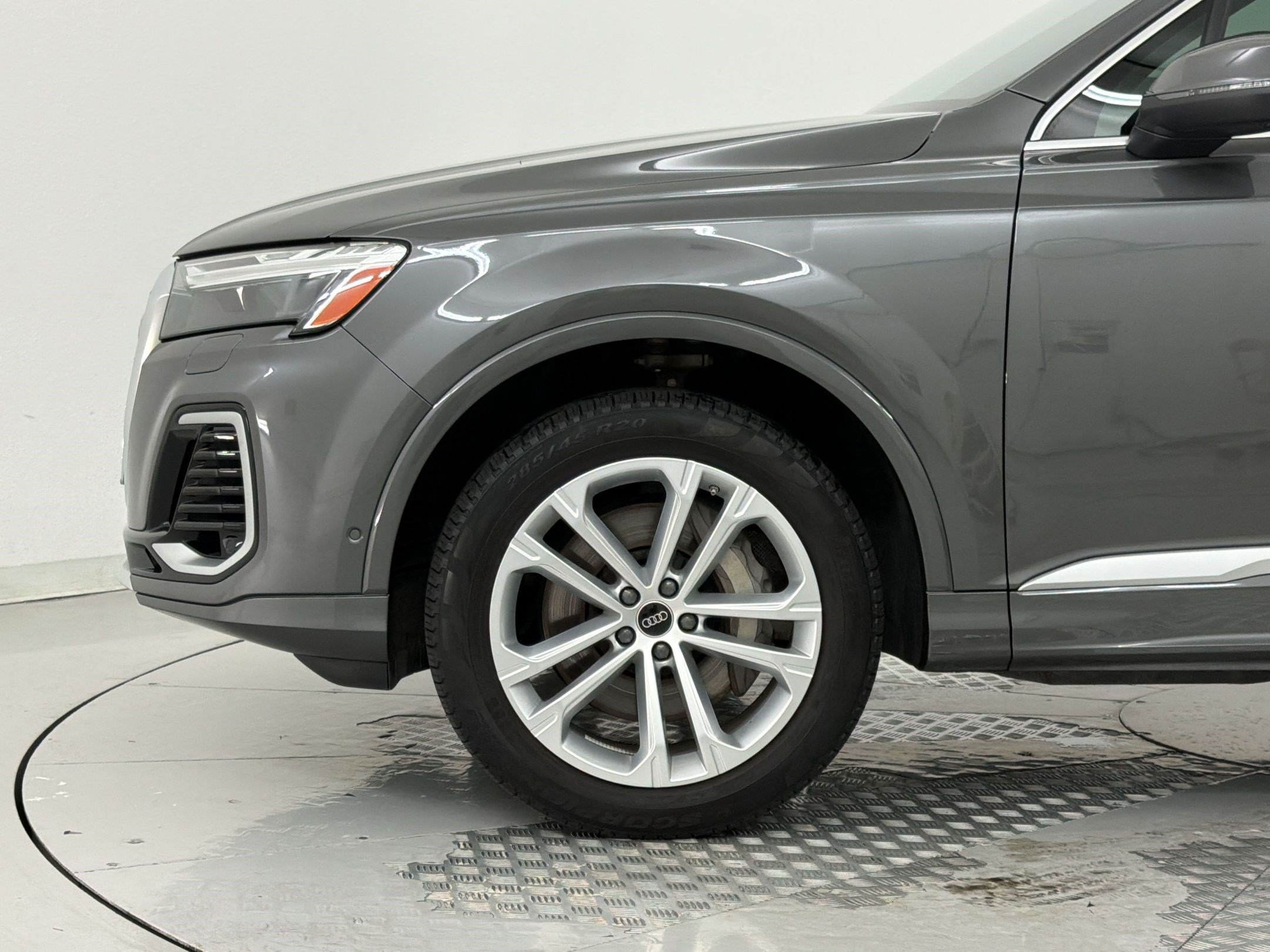 Used 2025 Audi Q7 3.0T Premium Plus AWD/4WD image 13