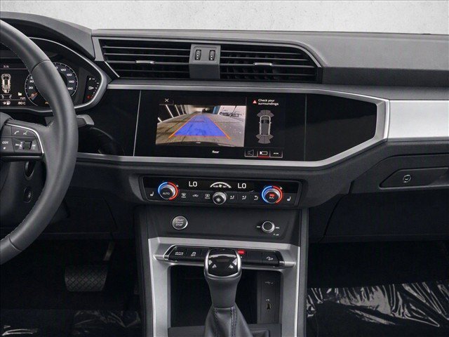 Used 2020 Audi Q3 2.0T Premium w/ Convenience Package AWD/4WD image 30