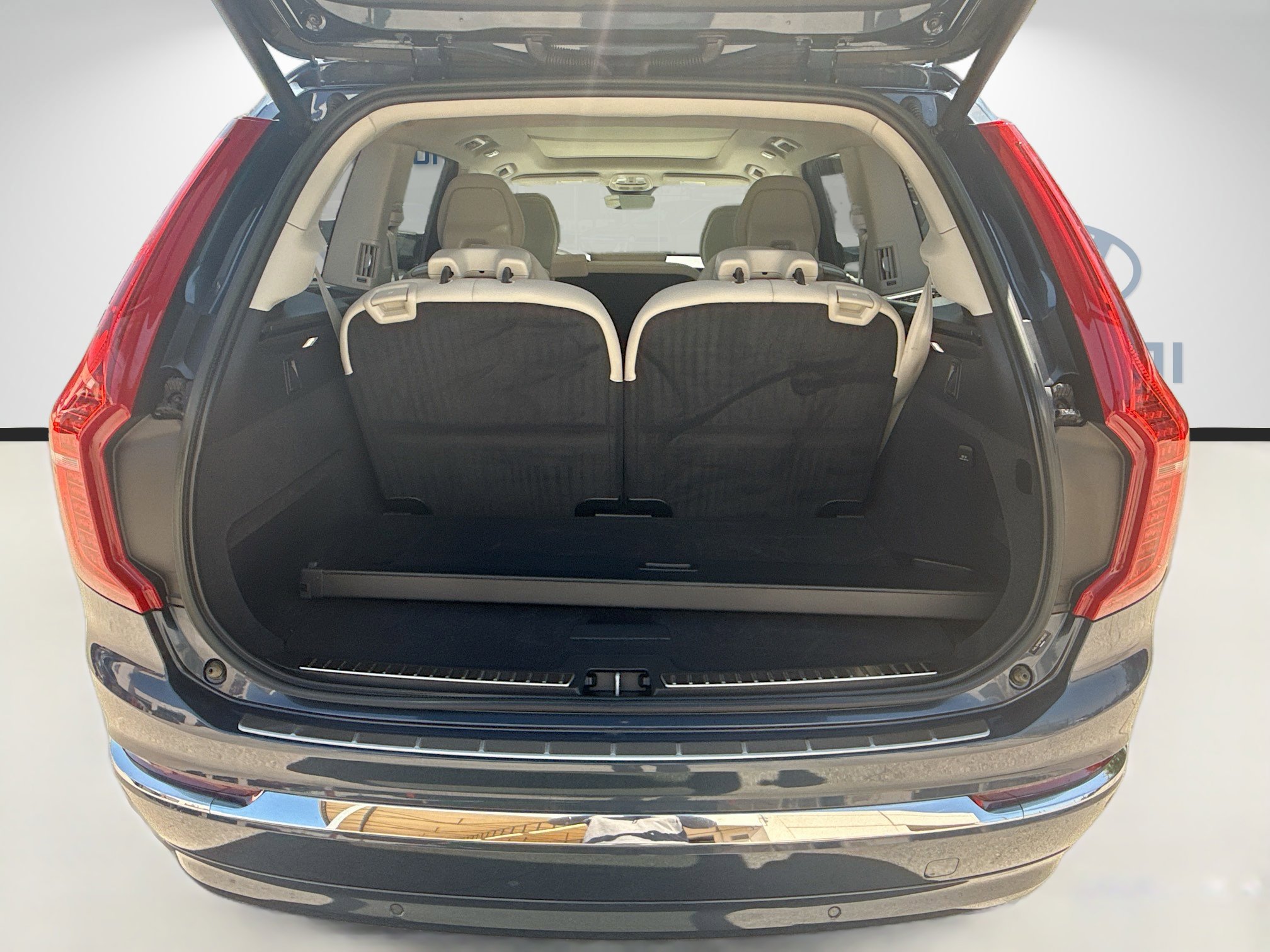 Used 2023 Volvo XC90 B5 Plus w/ Protection Package Premier AWD/4WD image 25