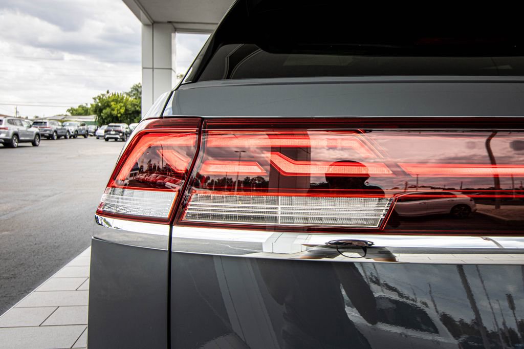 New 2026 Volkswagen Atlas Cross Sport SE FWD image 16