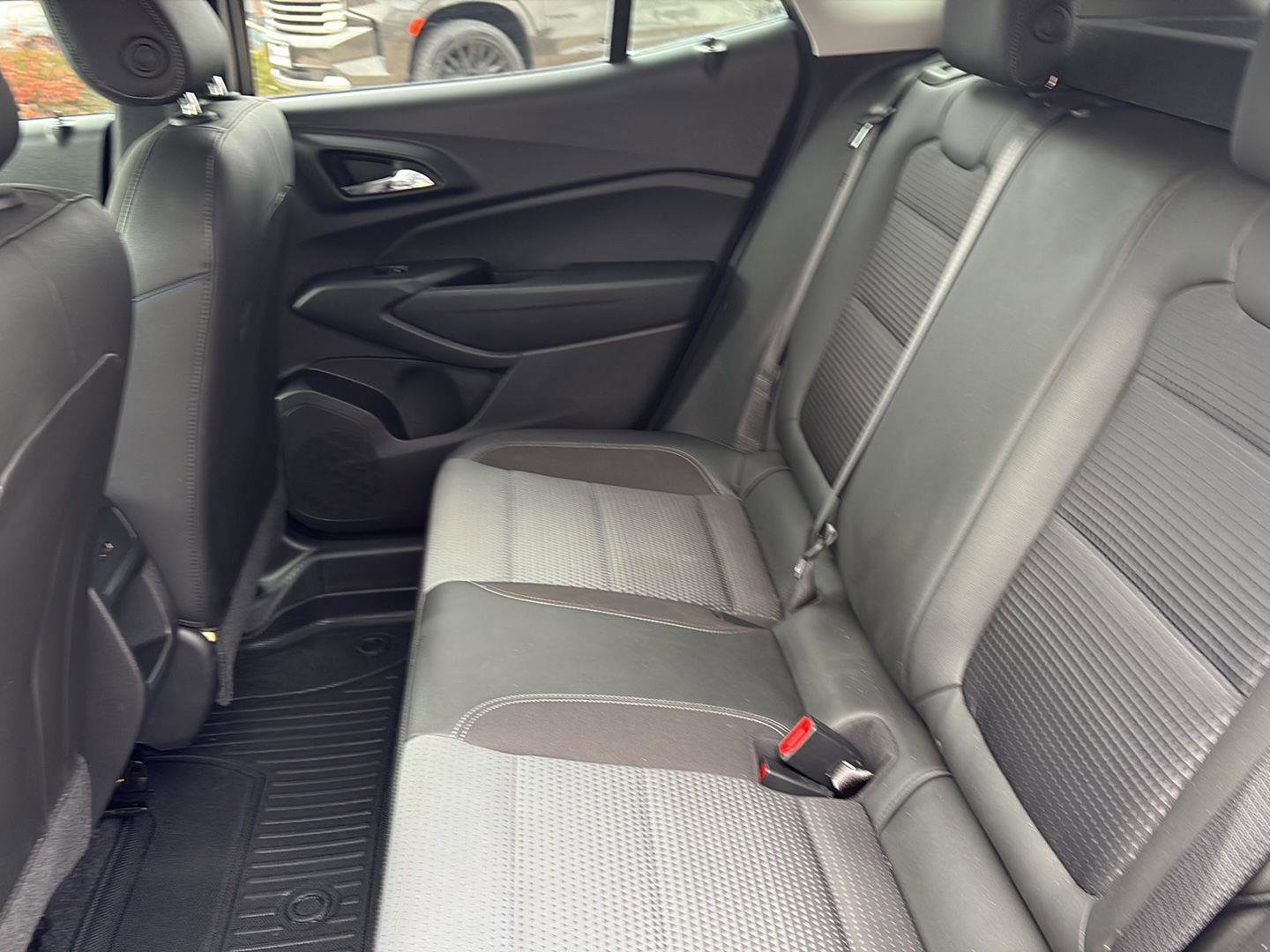 Used 2024 Chevrolet Trax LT w/ Driver Confidence Package image 13