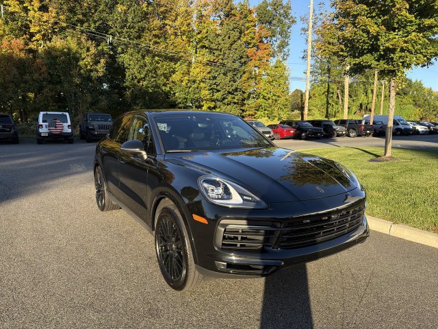 Used 2023 Porsche Cayenne AWD/4WD image 2