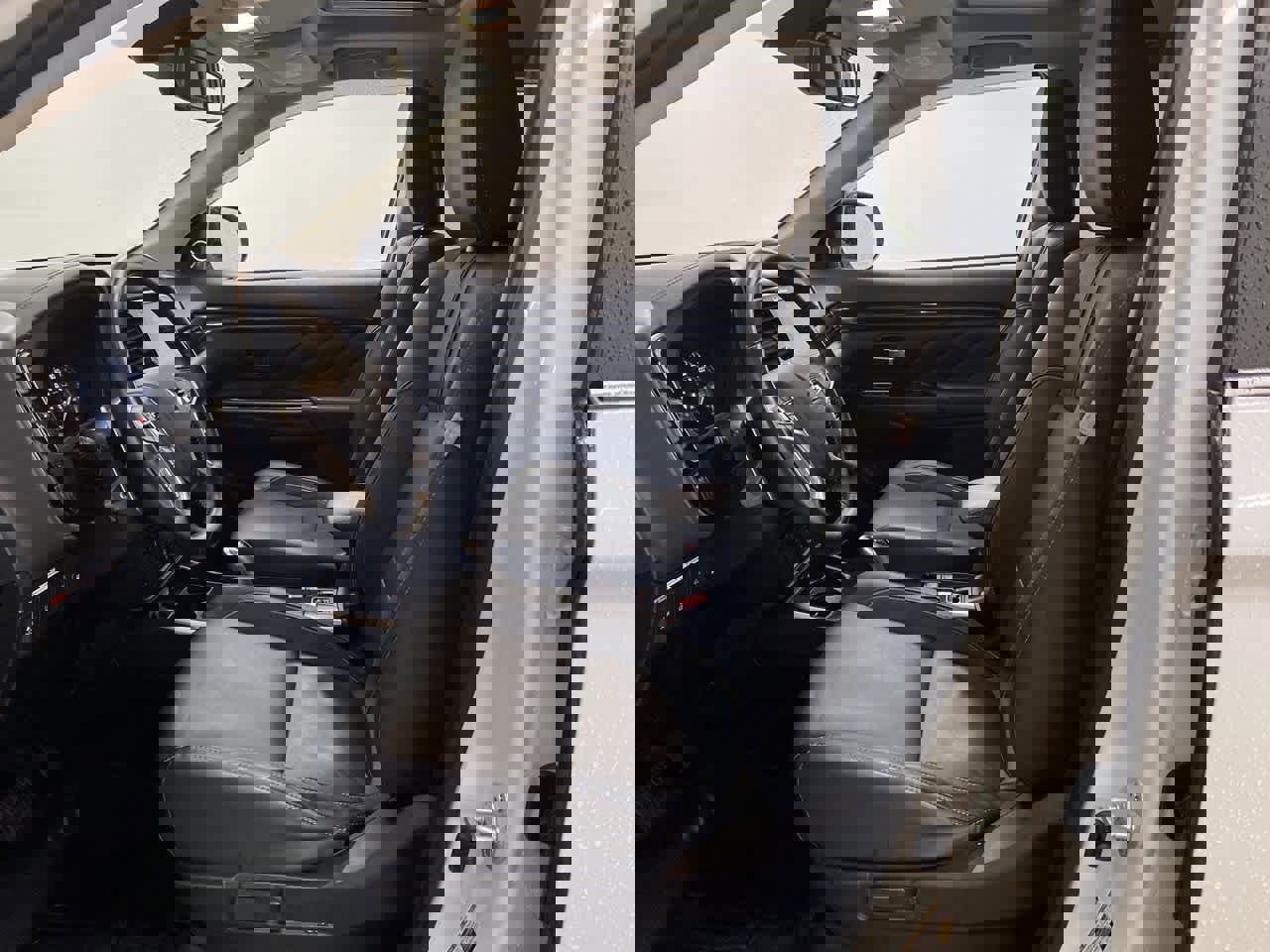 Used 2018 Mitsubishi Outlander GT image 13