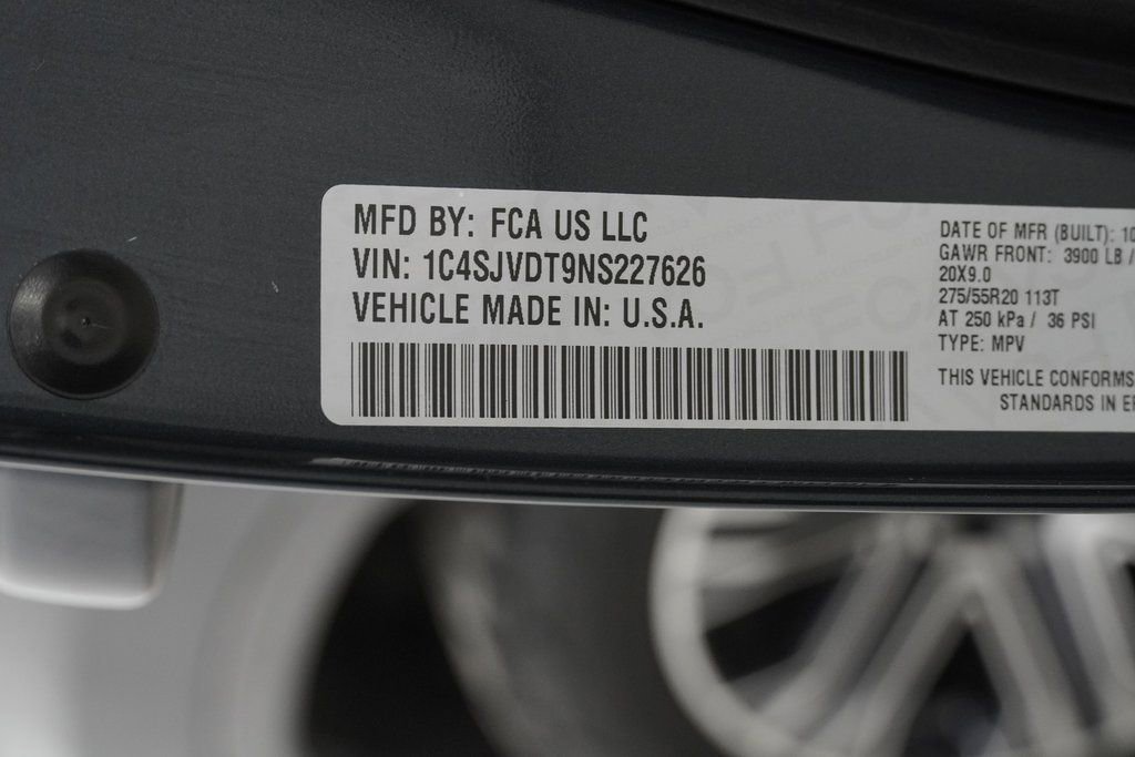 Certified 2022 Jeep Wagoneer Series III w/ Flexible Seating Group image 52