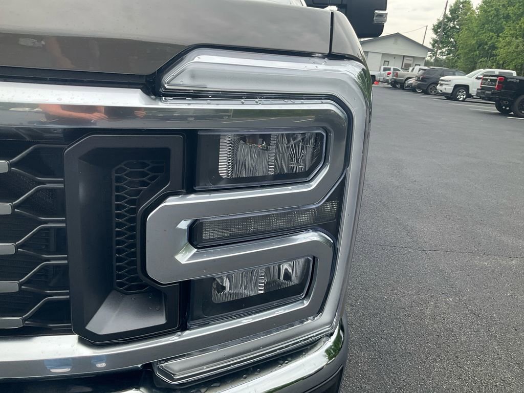 New 2026 Ford F350 Lariat AWD/4WD image 9