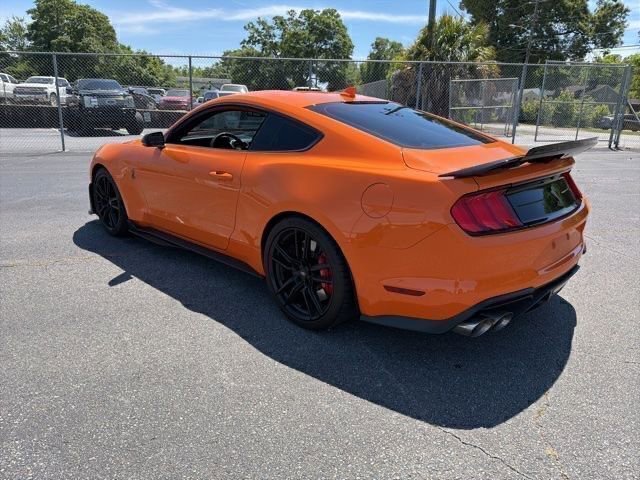 Used 2021 Ford Mustang Shelby GT500 w/ Technology Package RWD image 2