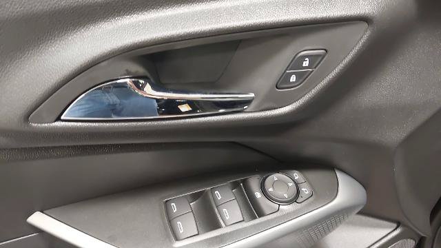 New 2026 Chevrolet Trax RS w/ Sunroof Package FWD image 25