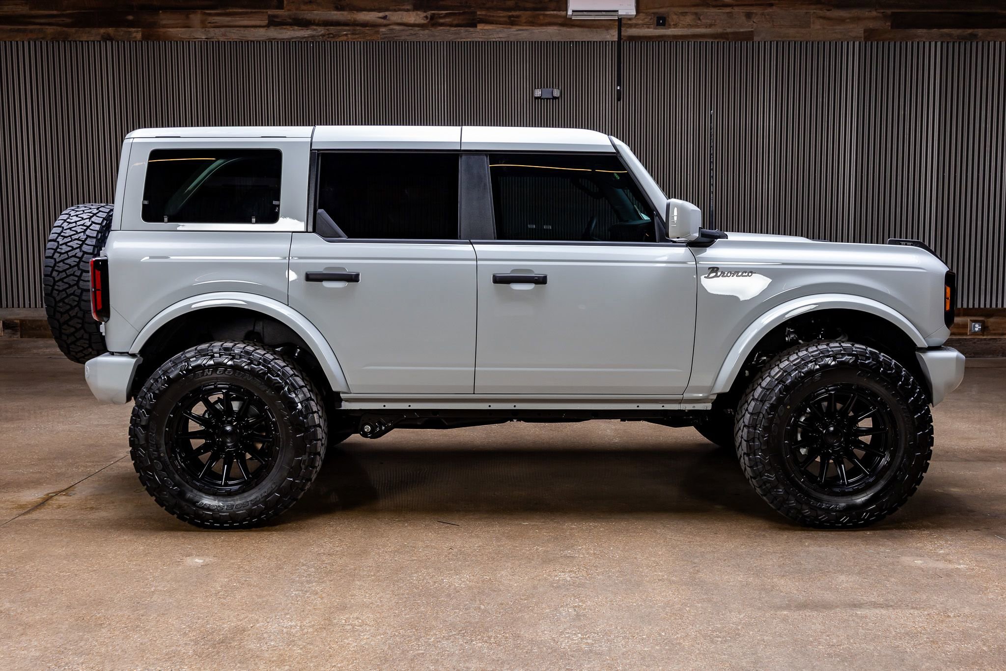 Used 2026 Ford Bronco Outer Banks image 11