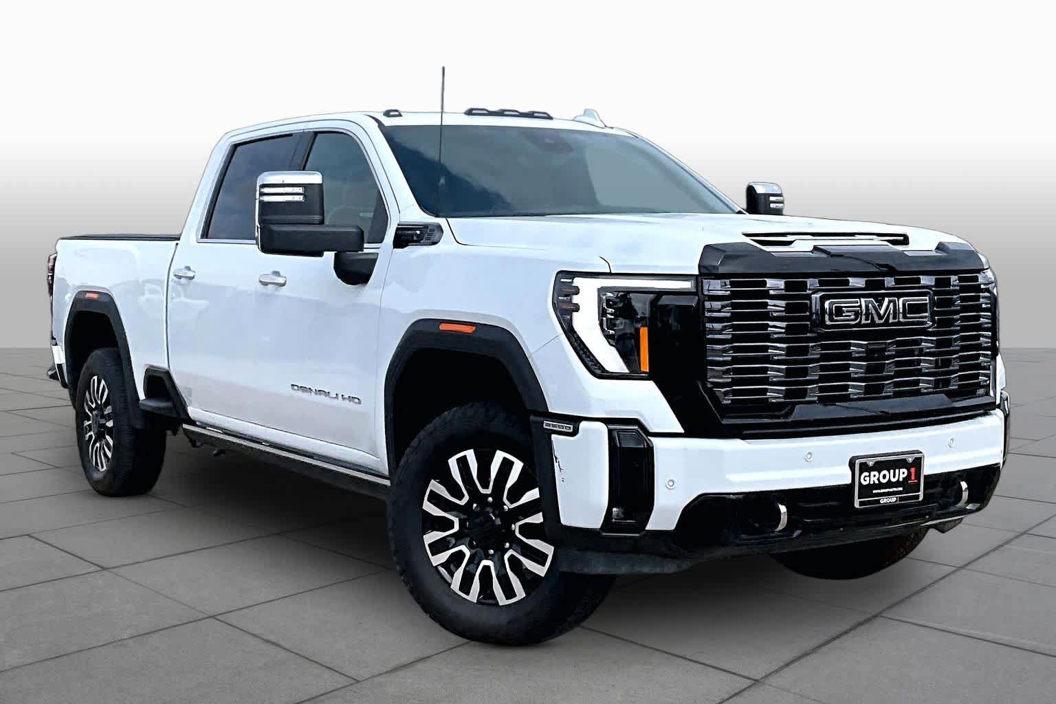 Used 2026 GMC Sierra 2500 Denali Ultimate AWD/4WD image 3