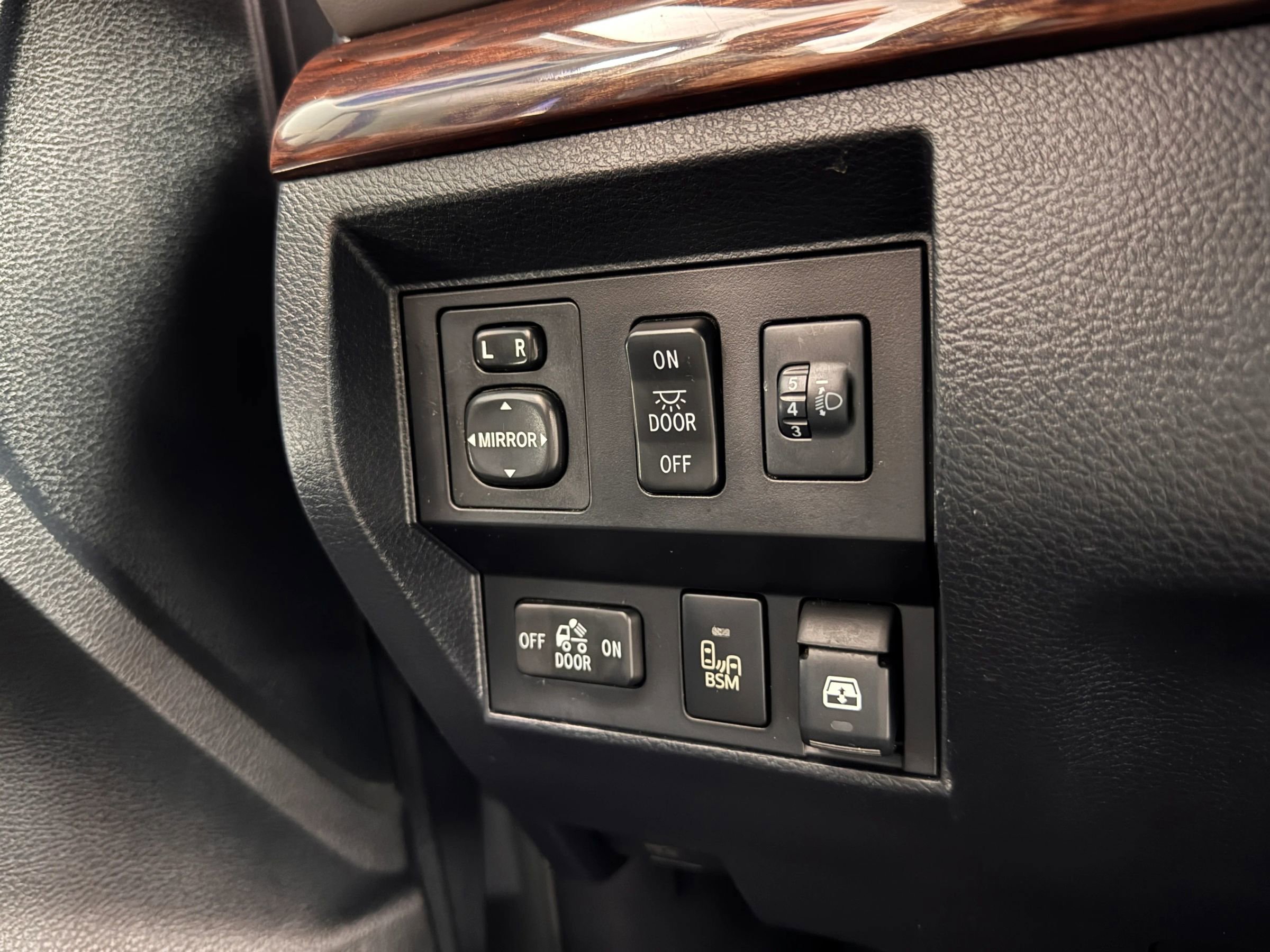 Used 2016 Toyota Tundra Limited image 21