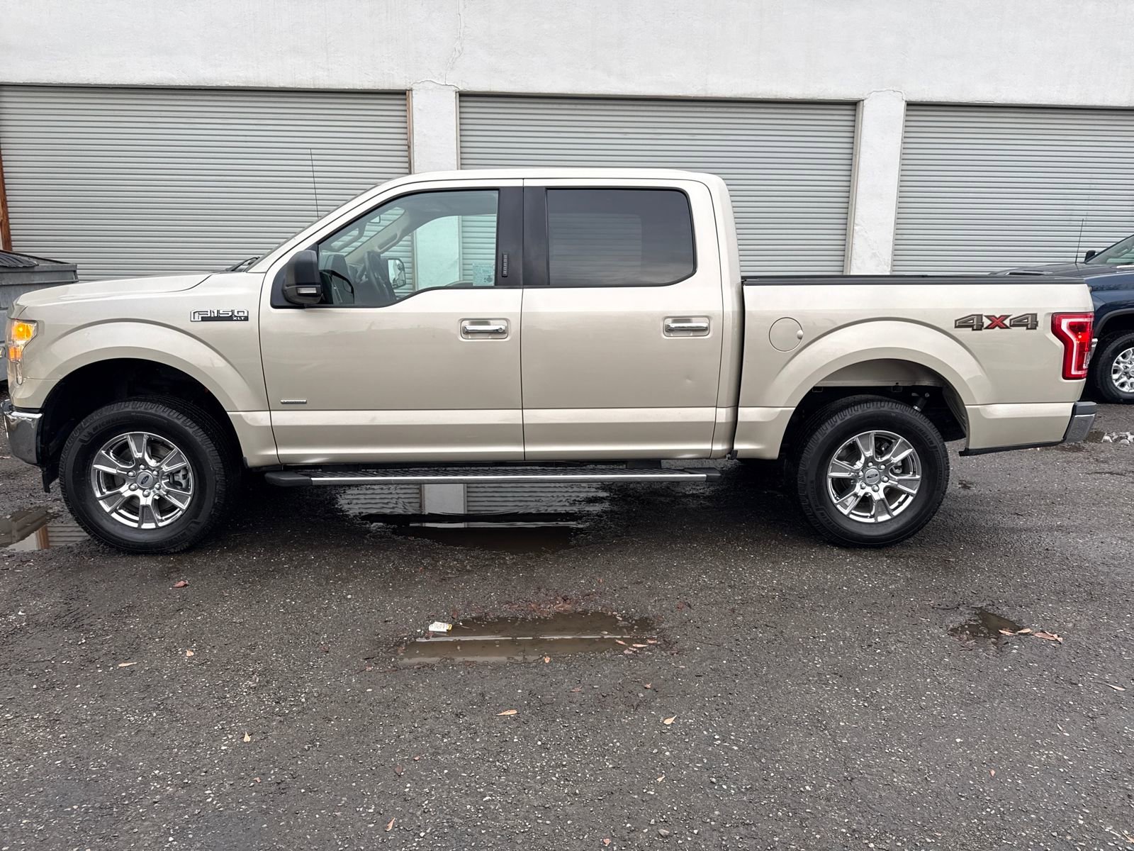 Used 2017 Ford F150 XLT w/ Equipment Group 302A Luxury image 2