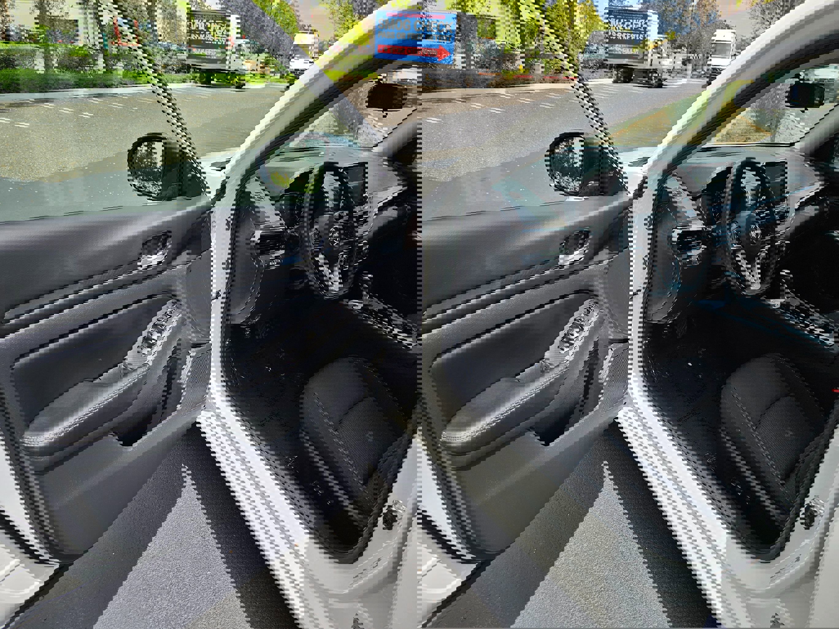 Used 2025 Nissan Altima 2.5 SV image 12
