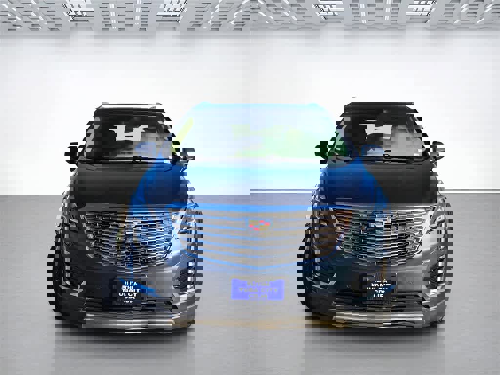 Used 2019 Cadillac XT5 Platinum image 2