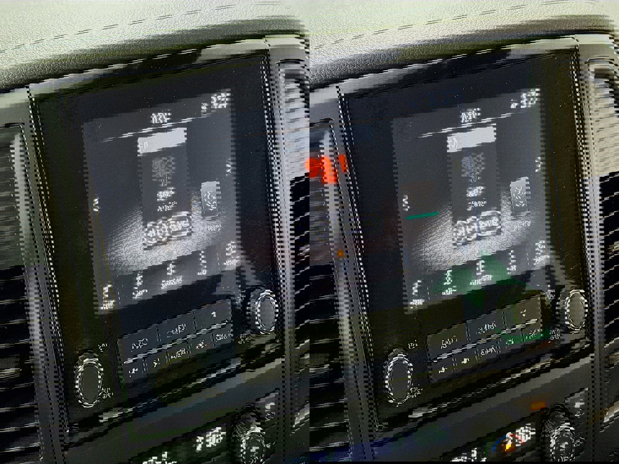 Used 2024 Nissan Titan SV w/ SV Convenience Package image 15