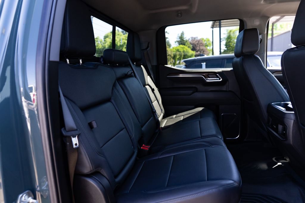 Used 2025 Chevrolet Silverado 1500 LT Trail Boss w/ Convenience Package II AWD/4WD image 22