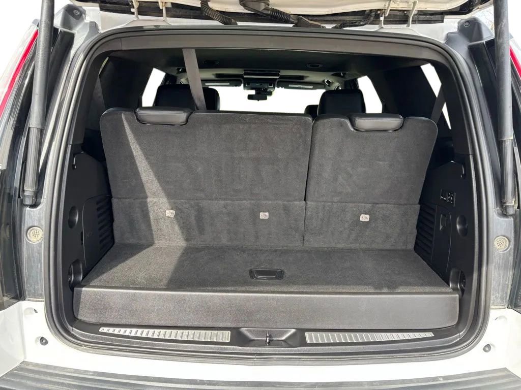 Used 2020 Cadillac Escalade Platinum image 29