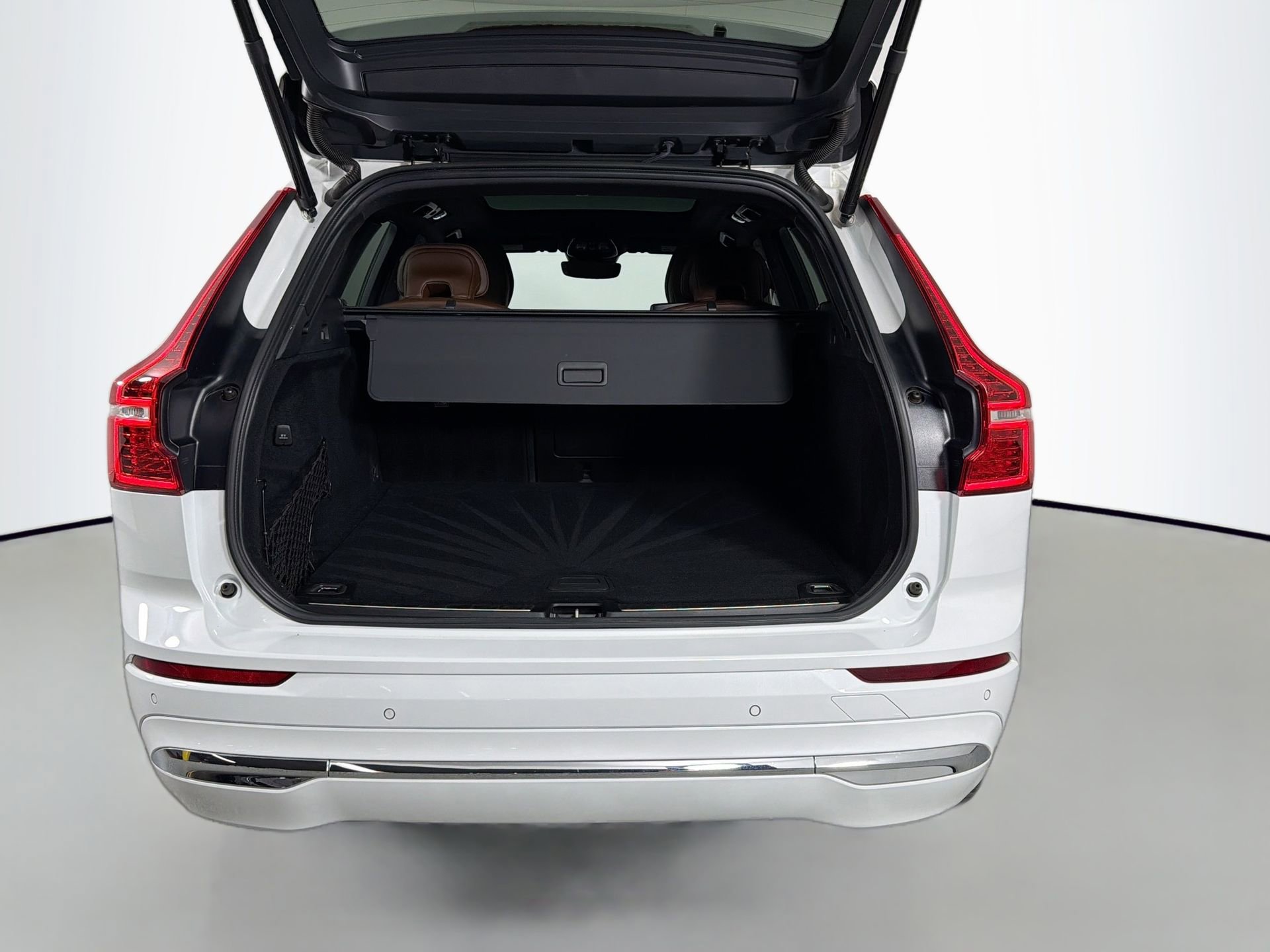 Certified 2023 Volvo XC60 B5 Ultimate w/ Climate Package FWD image 28