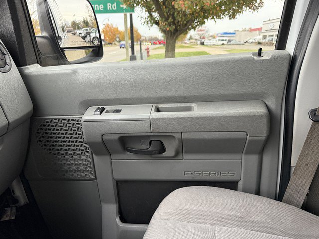 Used 2014 Ford E-250 and Econoline 250 w/ Power Group image 32