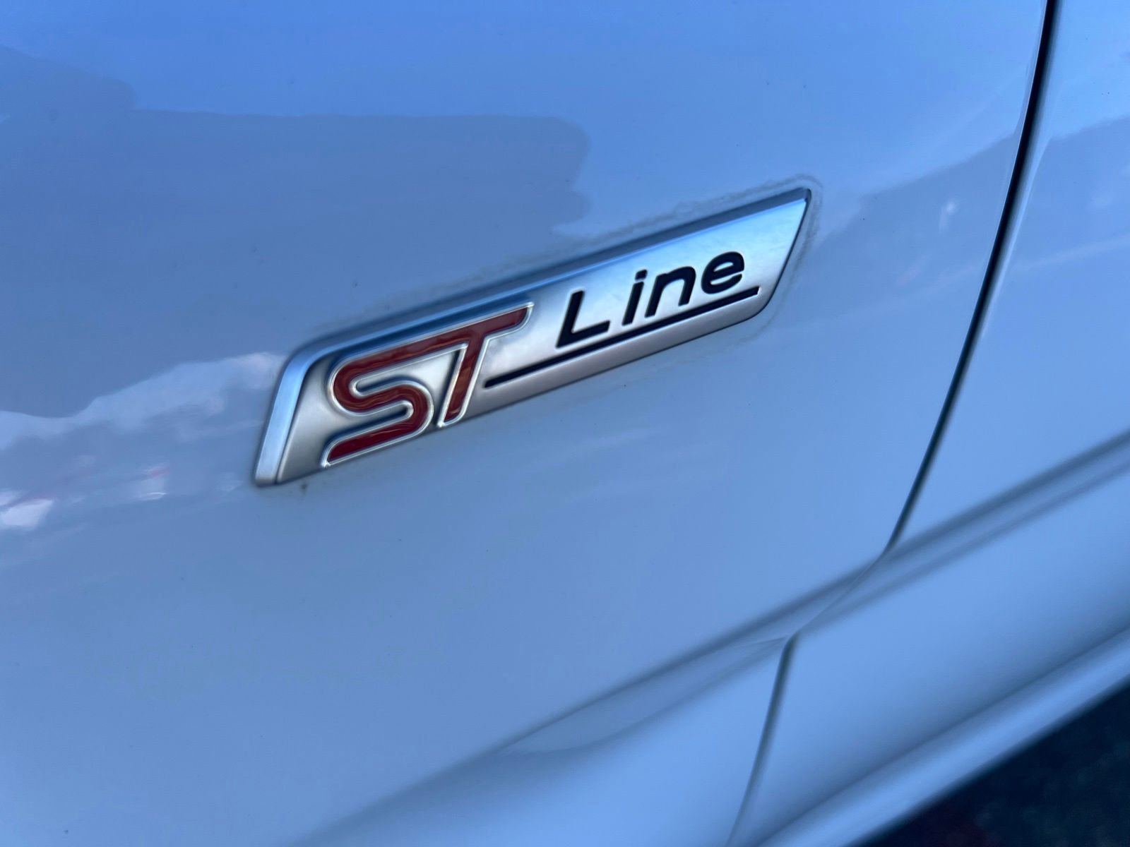Used 2019 Ford Fiesta ST-Line w/ ST Line Cold Weather Package FWD image 9
