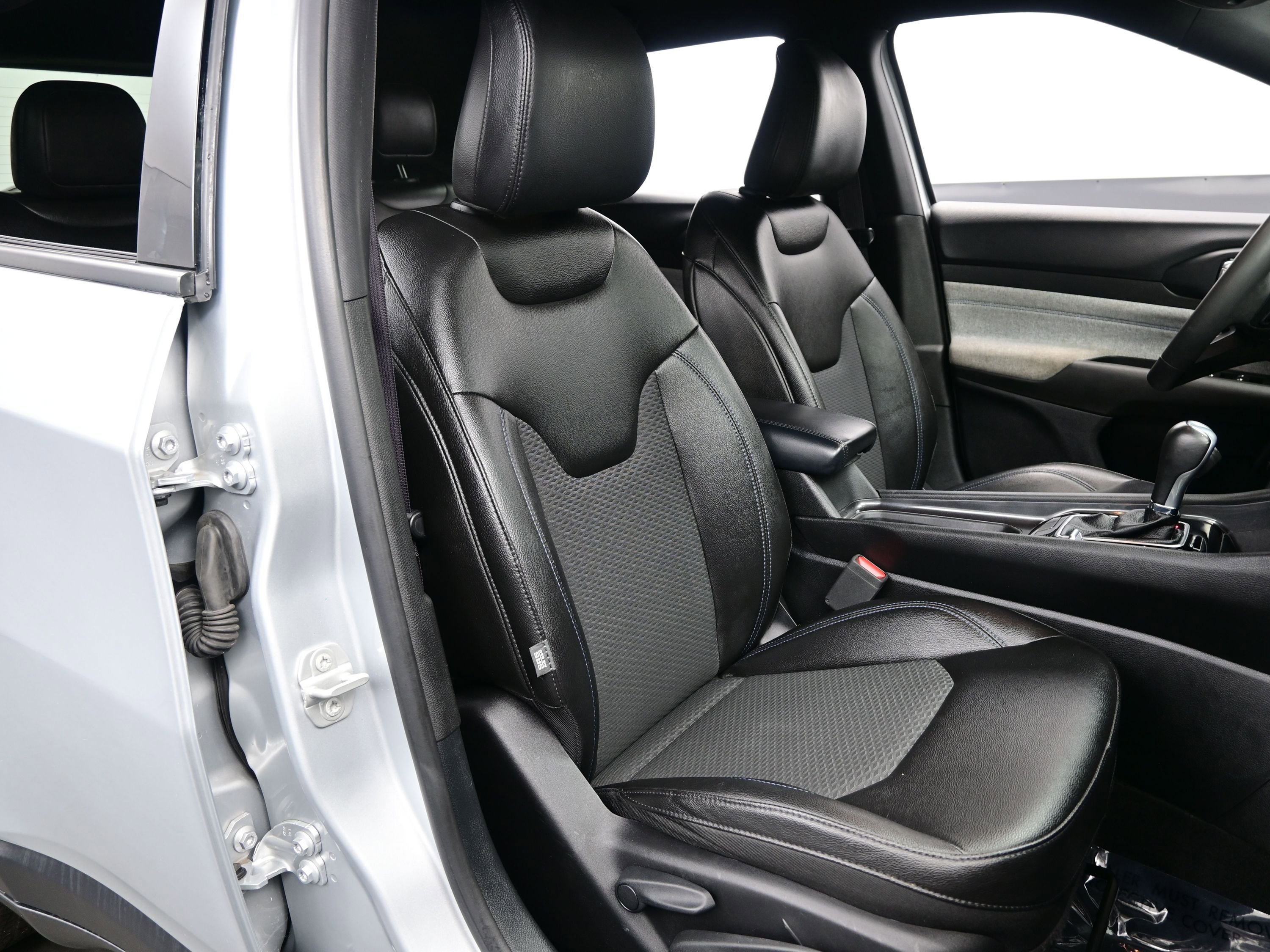 Used 2024 Jeep Compass Latitude AWD/4WD image 13