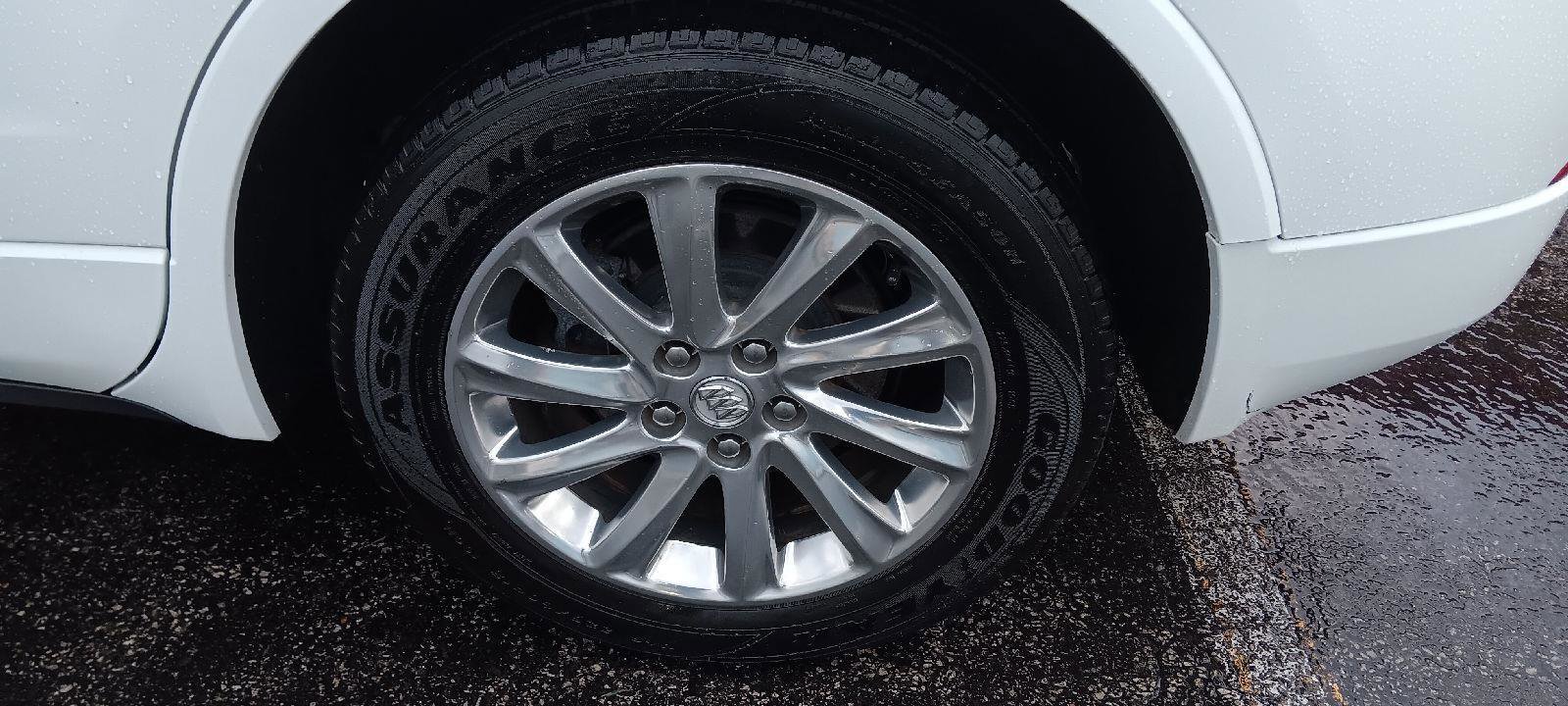 Used 2020 Buick Envision Essence w/ LPO, Cargo Package image 16