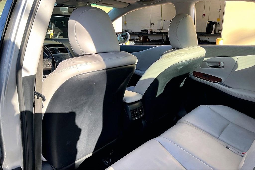 Used 2012 Lexus HS 250h image 31