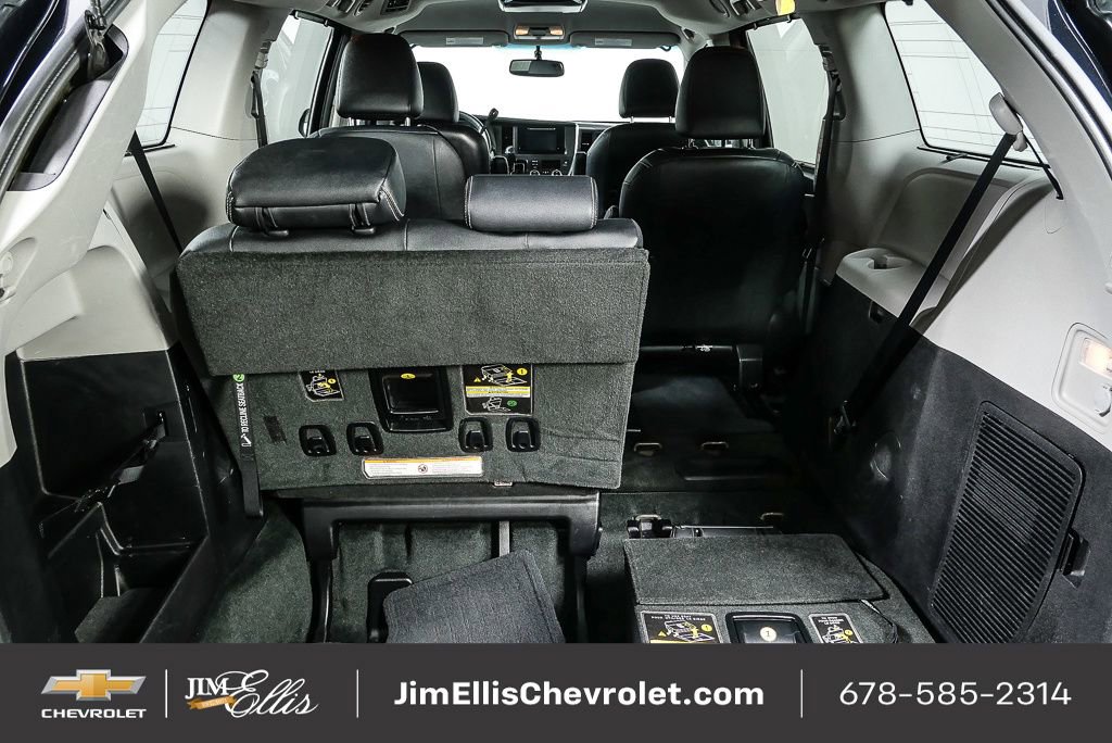 Used 2016 Toyota Sienna SE image 31